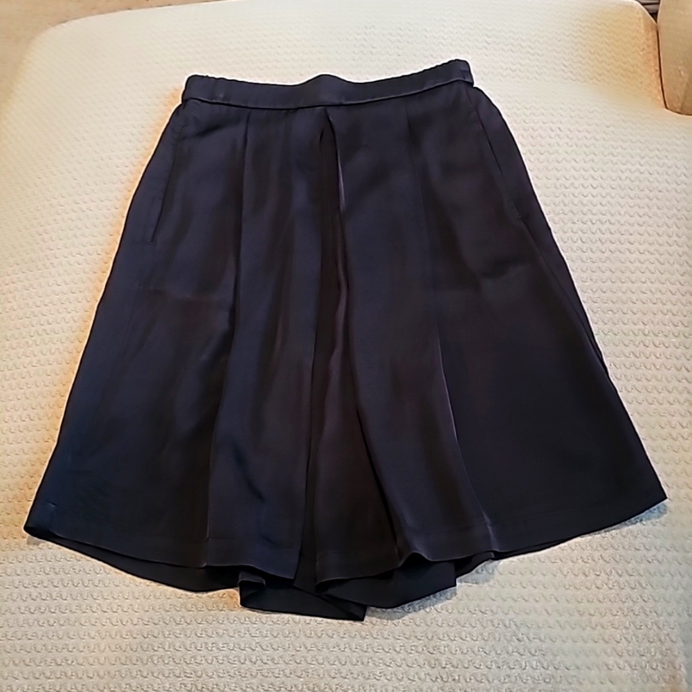 NWOT Donna Karen Skort